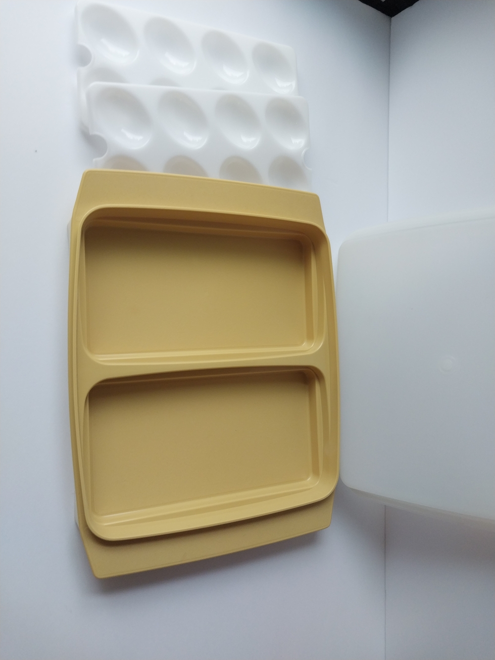 Tupperware Deviled Egg Container - Picture 5 of 5
